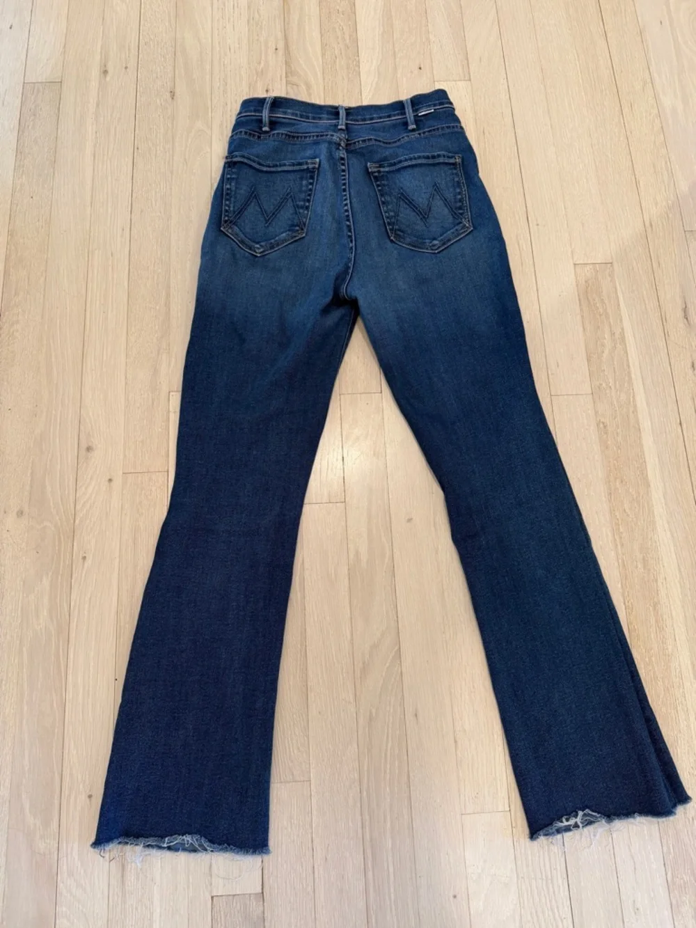 MOTHER Denim The Hustler Heel Fray Jeans in Yakkity Yak Size 26